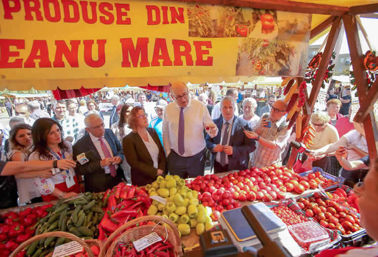 Commissaris Phil Hogan bezoekt het oogstfeest in Cluj-Napoca, Roemenië, 14 september 2018.