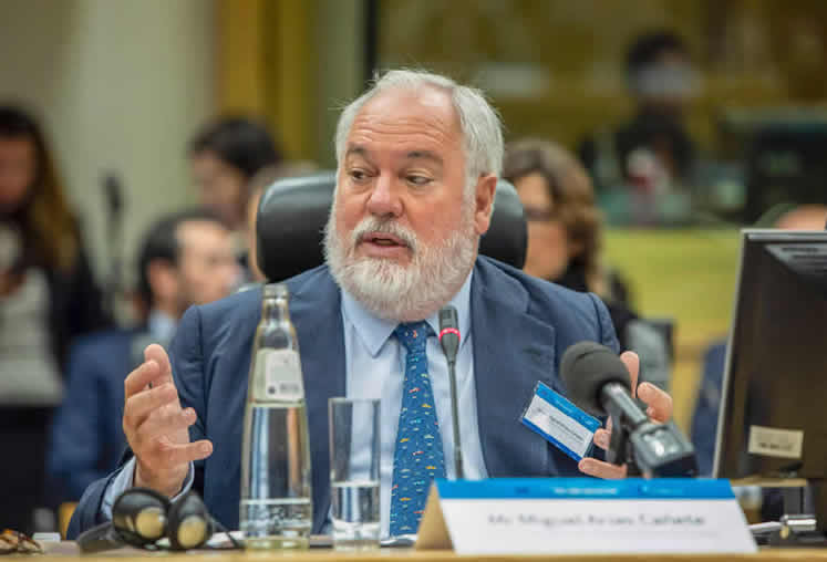 Commissaris Miguel Arias Cañete tijdens „Climate, Security and Peace: the Time for Action”, een bijeenkomst op hoog niveau in Brussel, België, 22 juni 2018.