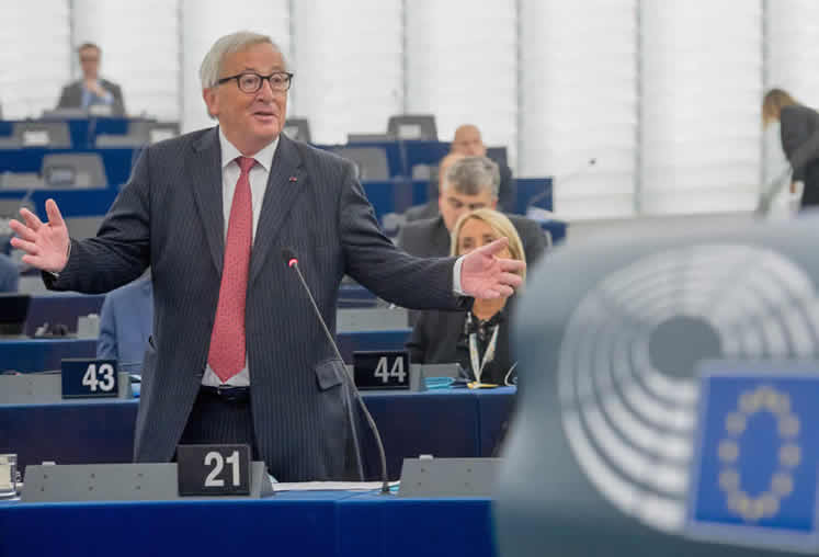 Jean-Claude Juncker, Uachtarán an Choimisiúin Eorpaigh, ag caint ag seisiún iomlánach Pharlaimint na hEorpa ar an díospóireacht faoi thodhchaí na hEorpa, Strasbourg na Fraince, an 23 Deireadh Fómhair 2018.