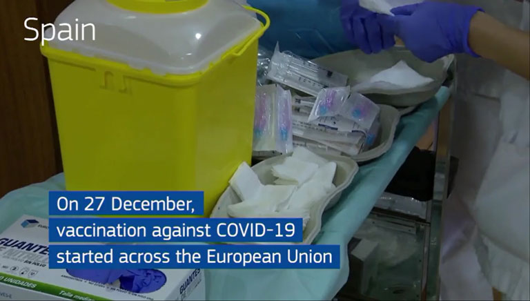 Capturi video cu primele vaccinuri administrate în Uniunea Europeană în diferite state membre.